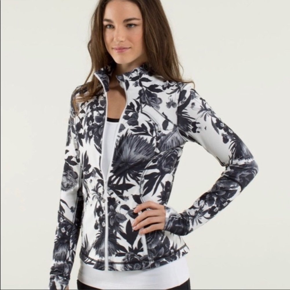 Sold 🛑Lululemon Forme Floral Zip